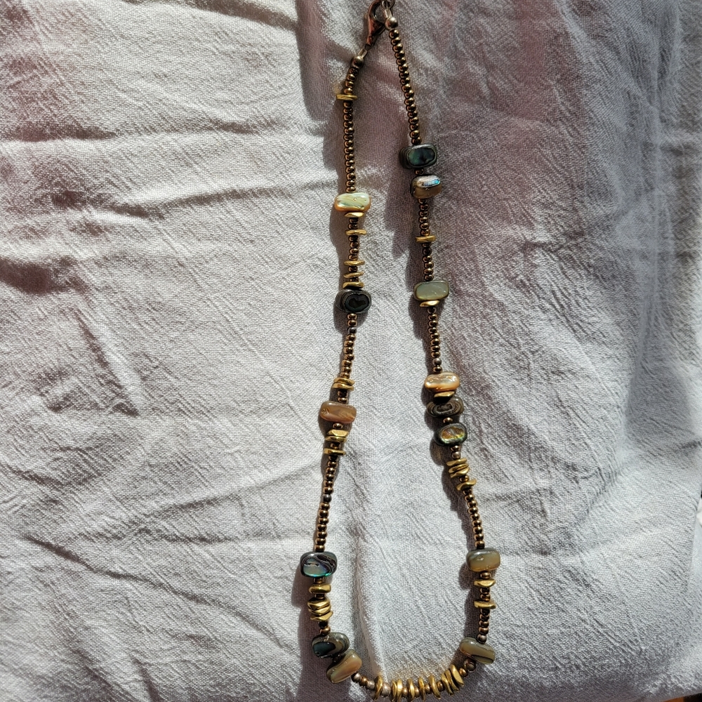 Slipada Shell Necklace